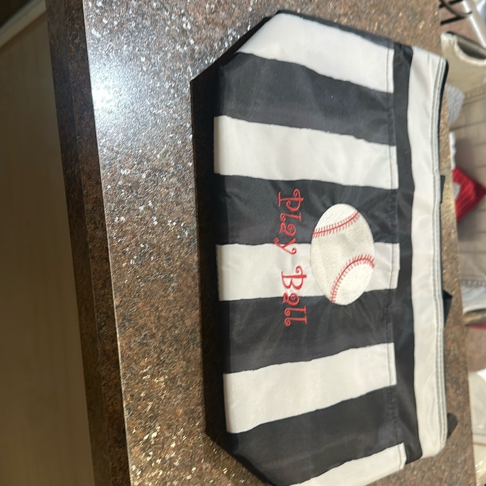 Brand new “play ball” Thirty one Thermal Tote White black boys lunch bag